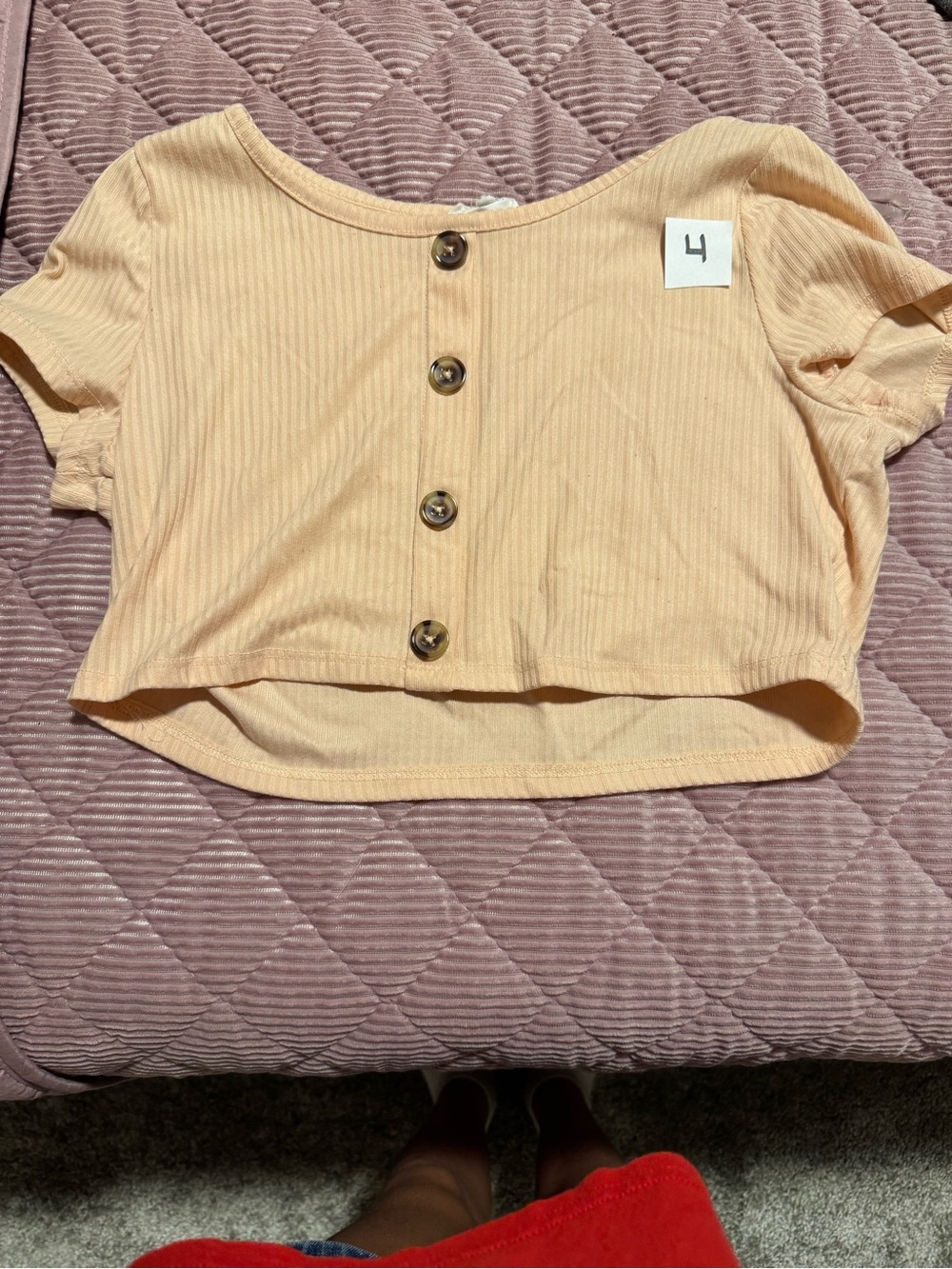 Kids Peach Button-Front Ribbed Crop Top